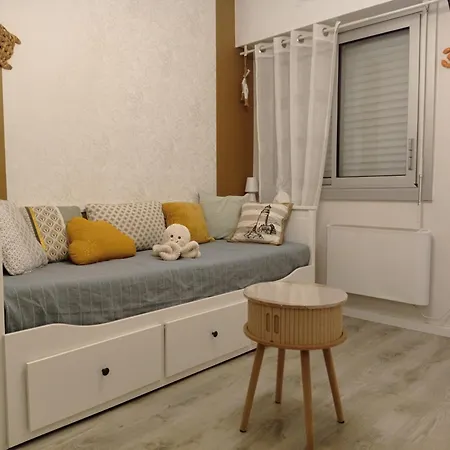 Un Petit Nid Douillet En Front Et Vue St Jean Сен-Жан-де-Мон