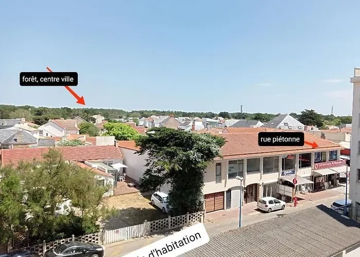 Un Petit Nid Douillet En Front Et Vue St Jean