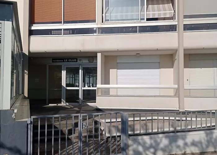 Un Petit Nid Douillet En Front Et Vue St Jean דירה